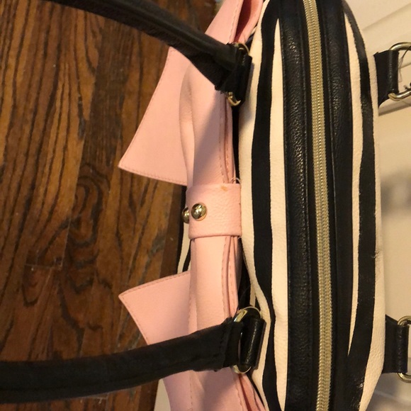 Betsey Johnson satchel faux leather - Picture 4 of 14